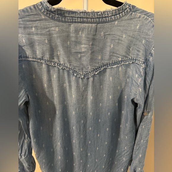 Cloth and Stone light wash Jean button up dress size small like new - Picture 6 of 7